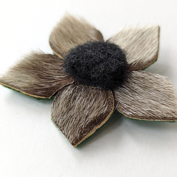 Vintage Handmade Inuit Real Fur Flower Brooch Made in Canada Indigenous Folk Art - Picture 3 of 12